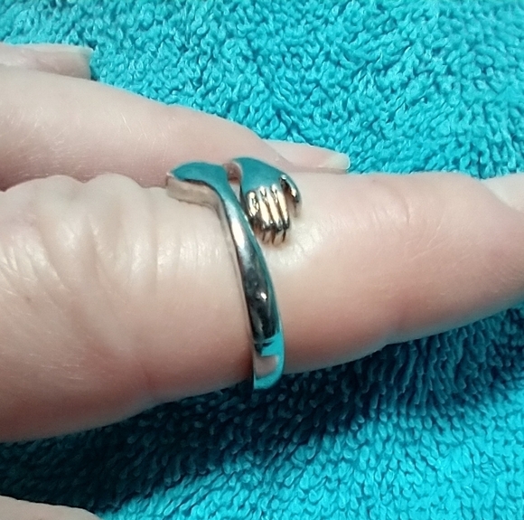 Silvertone hand hug ring adjustable - Picture 2 of 4